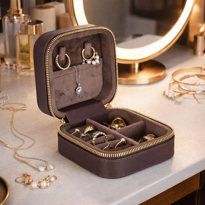Amanda Jewelry Box, Medium aus echtem Leder aus echtem Leder