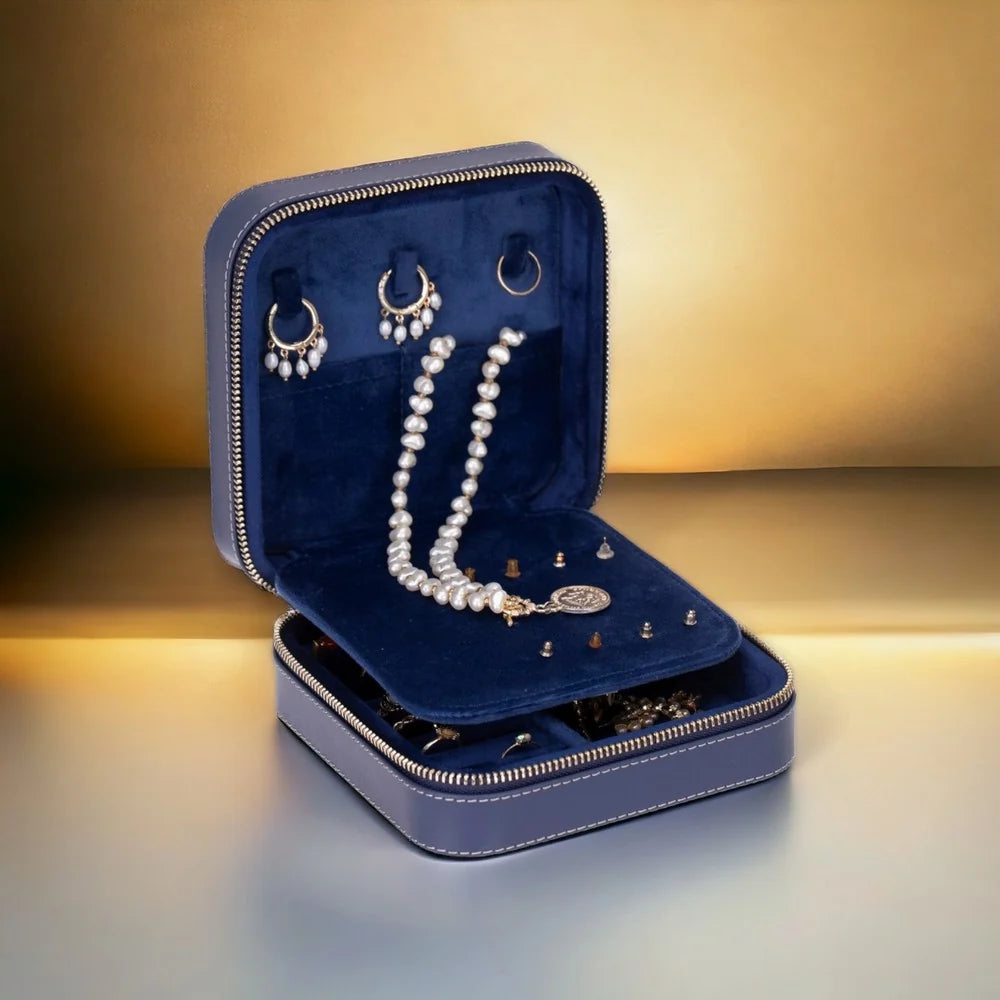 Amanda Jewelry Box, Medium aus echtem Leder aus echtem Leder
