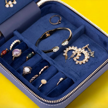 Amanda Jewelry Box, Medium aus echtem Leder aus echtem Leder