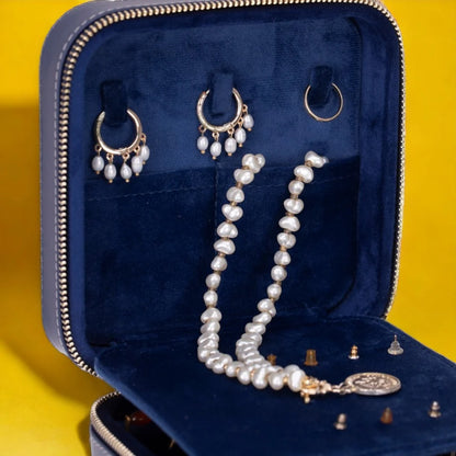 Amanda Jewelry Box, Medium aus echtem Leder aus echtem Leder