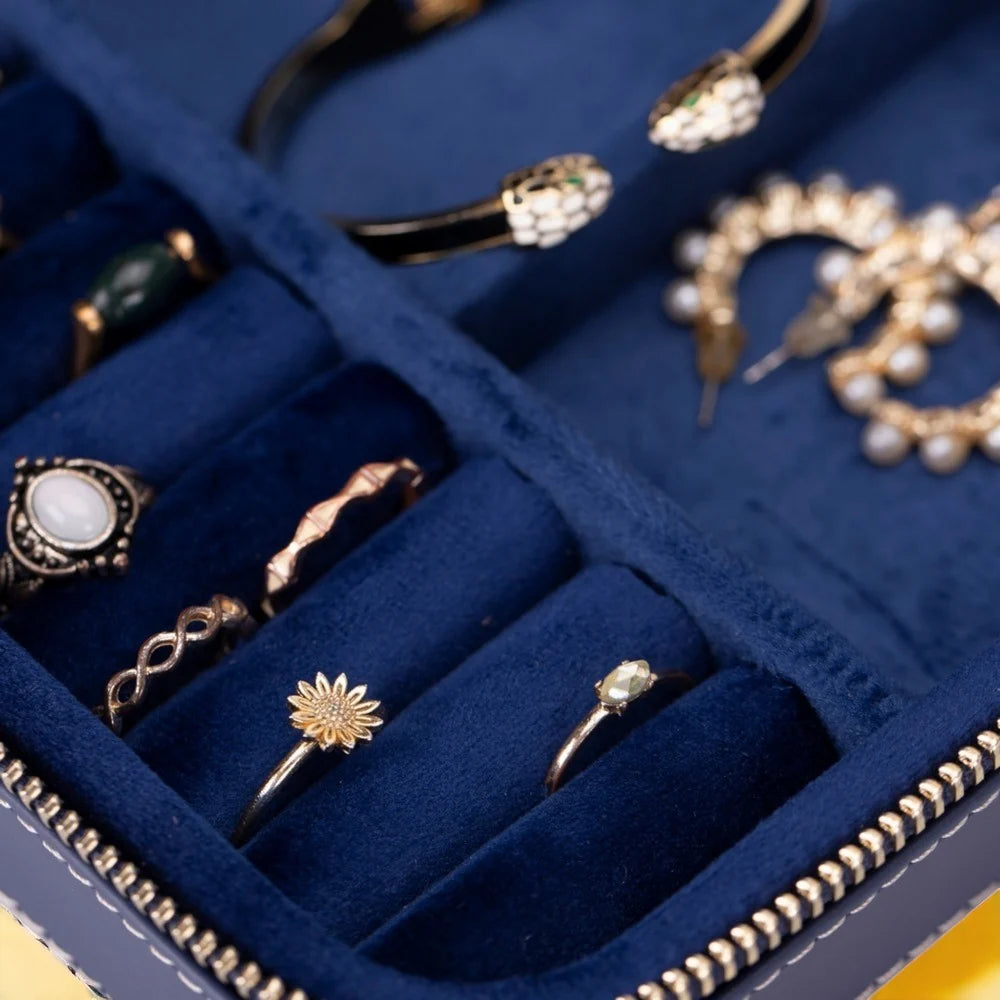 Amanda Jewelry Box, Medium aus echtem Leder aus echtem Leder