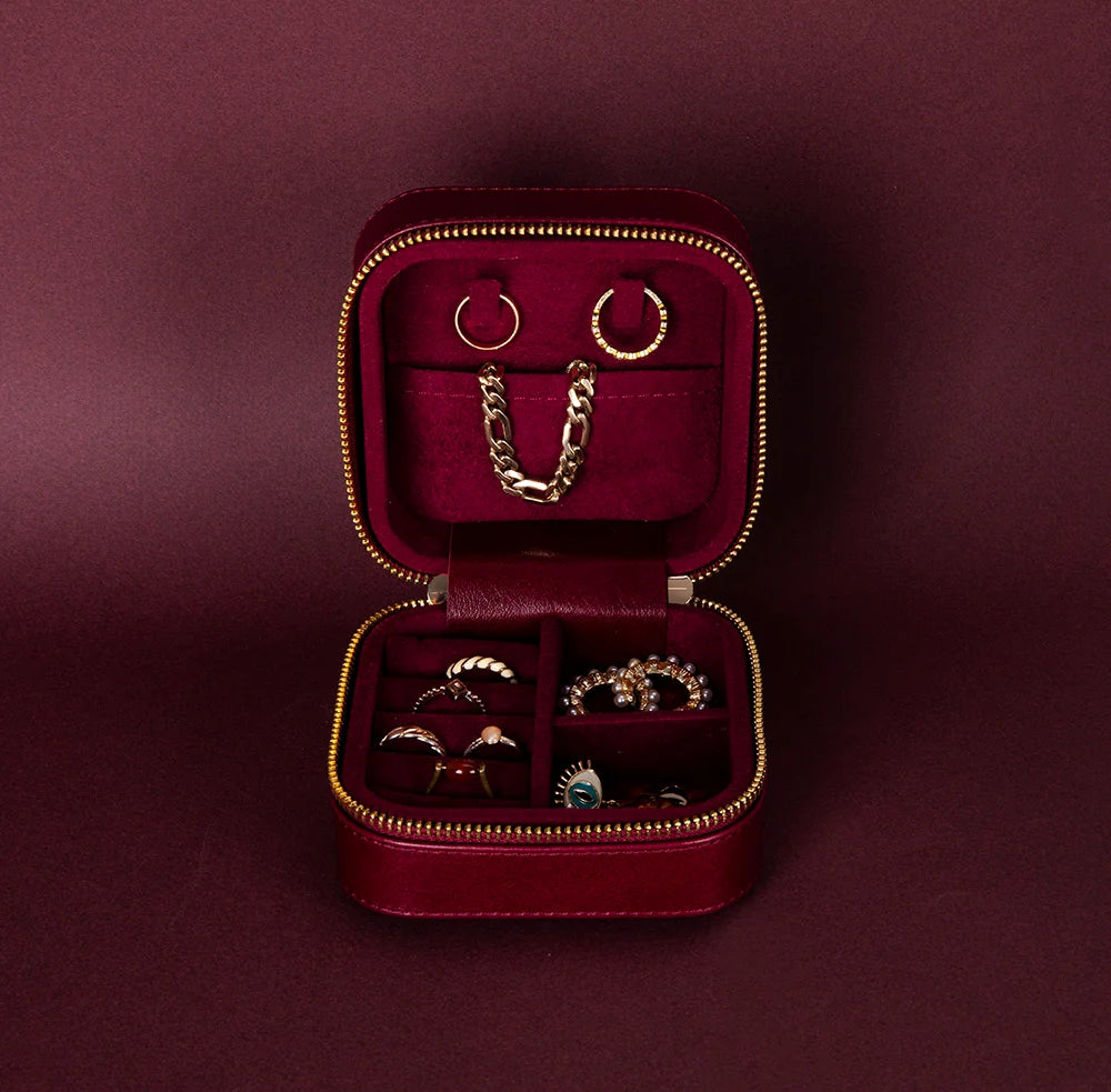 Amanda Jewelry Box, Medium aus echtem Leder aus echtem Leder