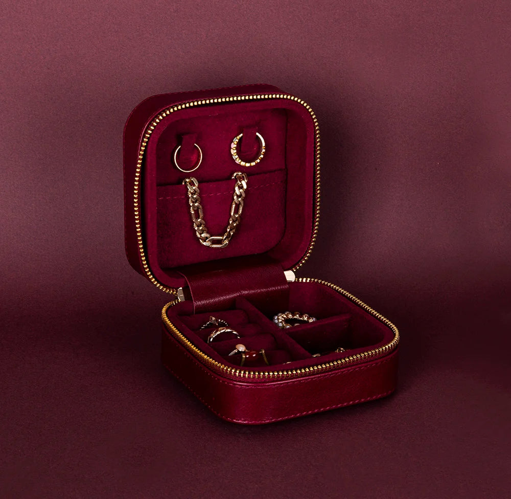 Amanda Jewelry Box, Medium aus echtem Leder aus echtem Leder