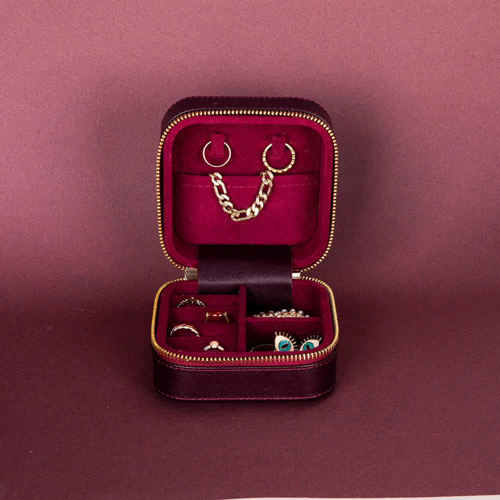 Amanda Jewelry Box, Medium aus echtem Leder aus echtem Leder