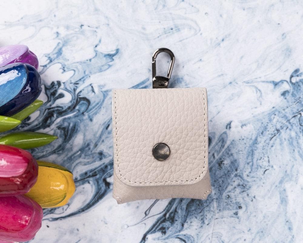 Mai Magnet and 2 with Hook Lederhülle für AirPods aus echtem Leder in Weiß